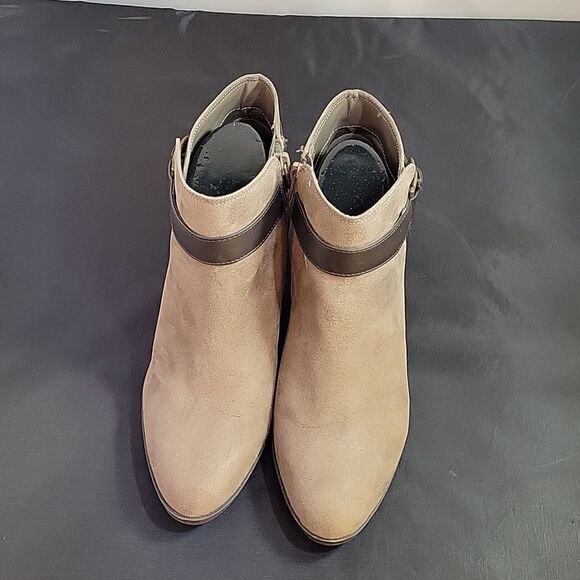 UNISA FAUX SUEDE POINTED TOE ZIP CLOSURE ANKLE BOOT - Picture 3 of 14